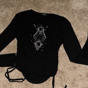 Pre-loved only used once. After pregnancy, clothes don’t fit anymore.